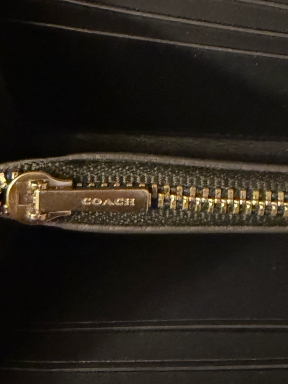 Coach Signature Wallet EUC - Picture 6 of 6